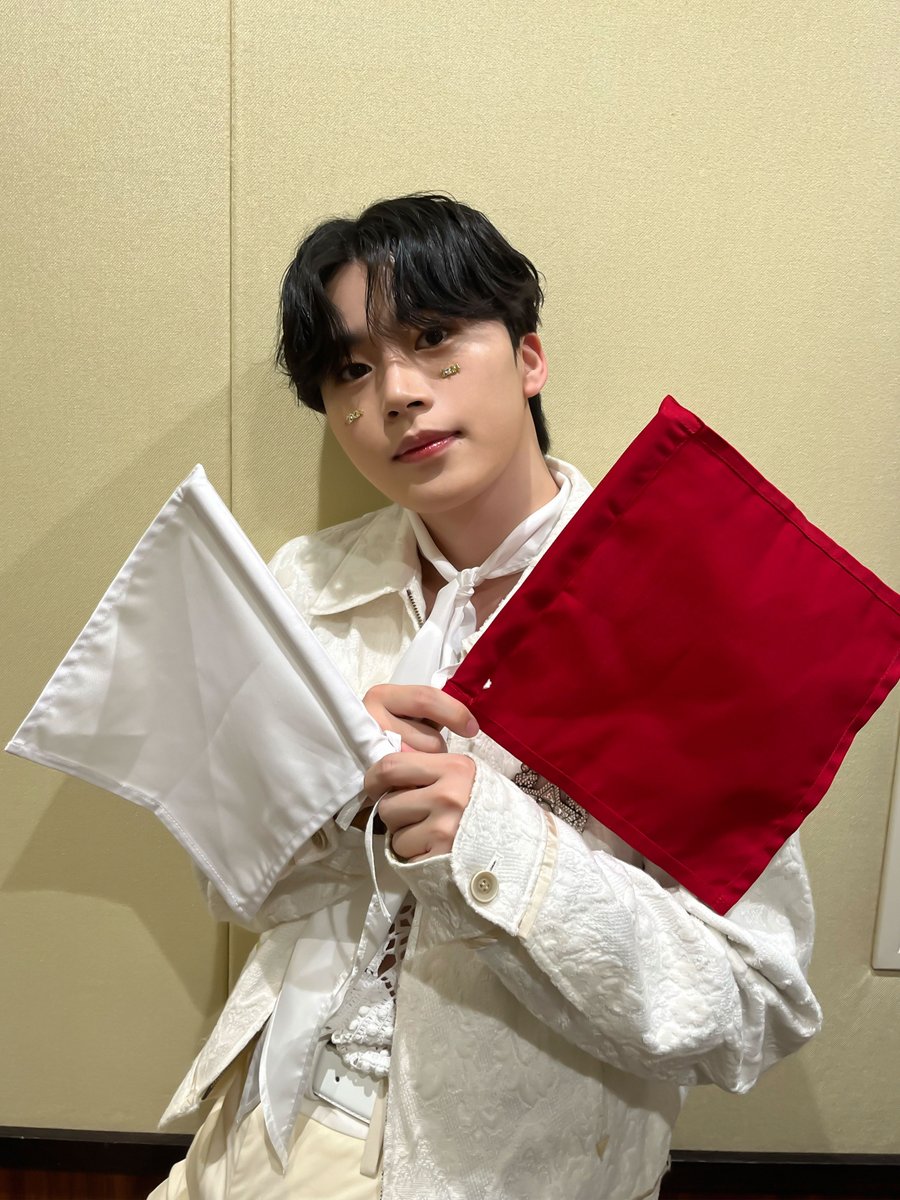 official_jo1's tweet photo. [📸] 第74回NHK #紅白歌合戦

#木全翔也 #KIMATASYOYA

🥣 'NEWSmile' LIVE PERFORMANCE
https://t.co/7OUqMR2IIF

🥛'NEWSmile' Streaming
https://t.co/L68NuP9rzo

#JO1 #NEWSmile
#紅白歌合戦 #NHK紅白 https://t.co/QjSzMLoFe9