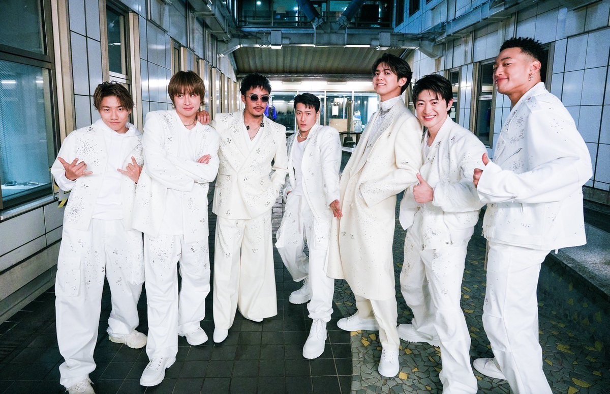 sanoreofficial's tweet photo. 2024
今年も宜しくお願いします!!
Beyond the GENERATIONS
新たなチャプター始まります。

SUPER BEAVERサマ(☝︎ ՞ਊ ՞)☝︎

#CDTVライブライブ年越しスペシャル 
#GENERATIONS 
#beyondthegenerations https://t.co/Wu4UCw6fSF