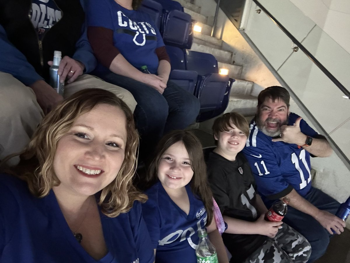 scoin81's tweet photo. #lvvsind Kids first NFL game. Let’s go Colts https://t.co/v0Yu1u1tSY