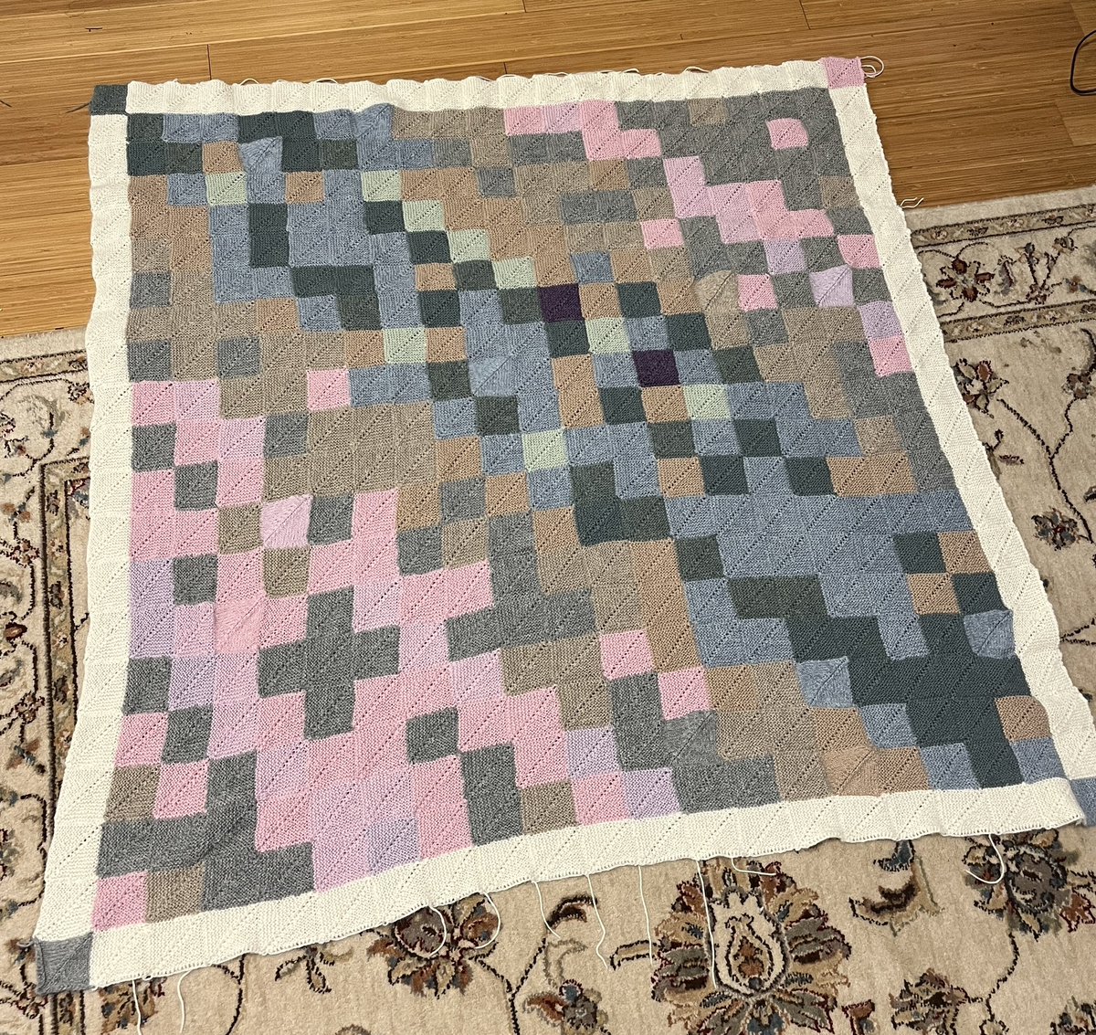 MrsBridgewater's tweet photo. Finished! Apart from the blocking. And the sewing in of ends. I am not planning a #temperatureproject next year. #climate #knitting #knitter https://t.co/dhC3CbD9fP