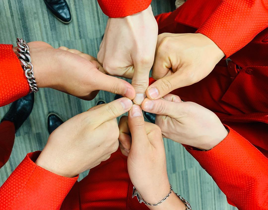 ABR_for_24hr's tweet photo. 여러분 새해 복 많이 받으세요🧡
여섯남자 보고싶다!!!!!!!!!!! https://t.co/PsoUyyfLli