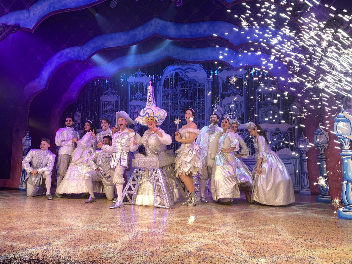 peace_dv's tweet photo. Another fantastic production #lichfieldgarrickpanto. Well done to all involved. https://t.co/EoXqoiMMtr