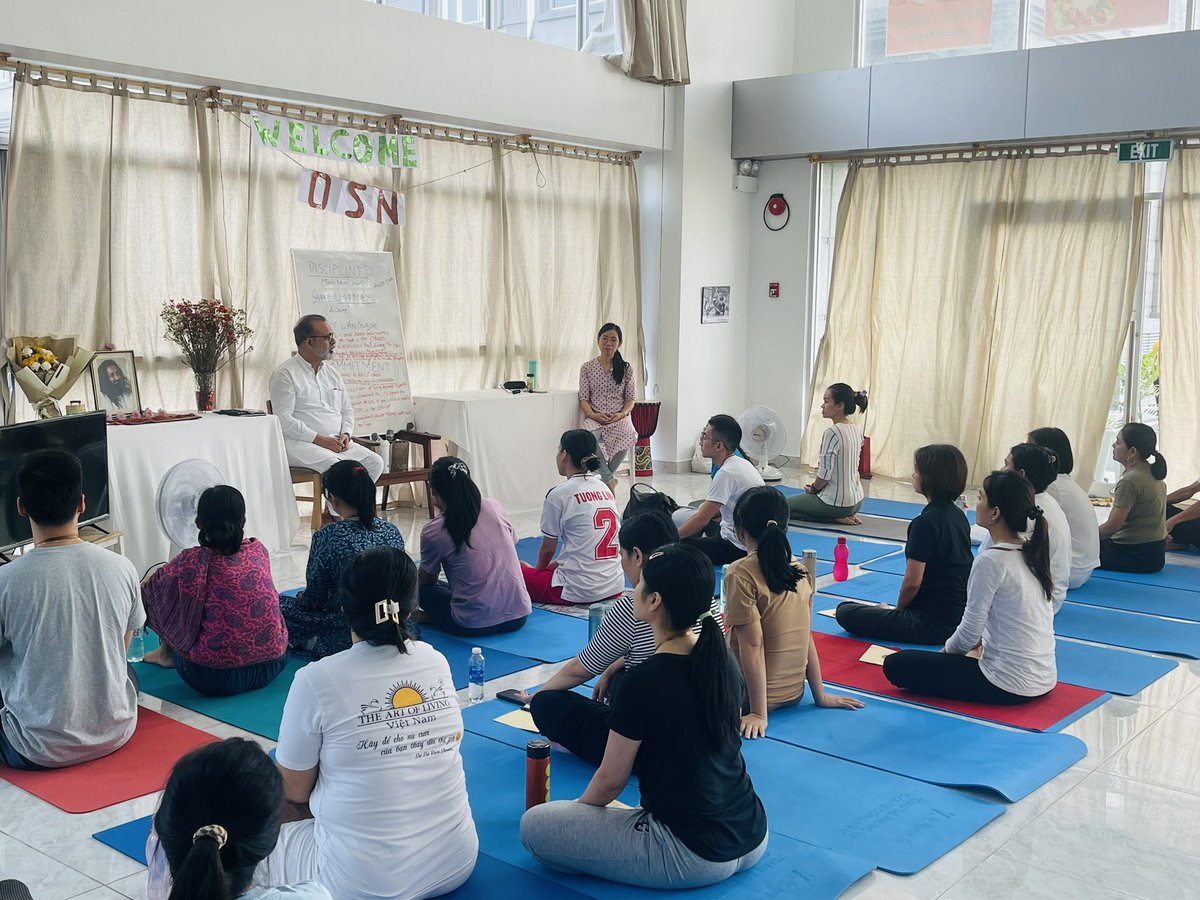 <a href="/ArtofLiving/">The Art of Living</a> Super energetic DSN program in #Vietnam 🇻🇳. With the blessing of Gurudev <a href="/SriSri/">Gurudev</a>  Ji ; 
People from Vietnam and #Laos experienced the amazing transformation under the guidance of Senior International Trainer Anish Dua Ji. #artofliving #DSN