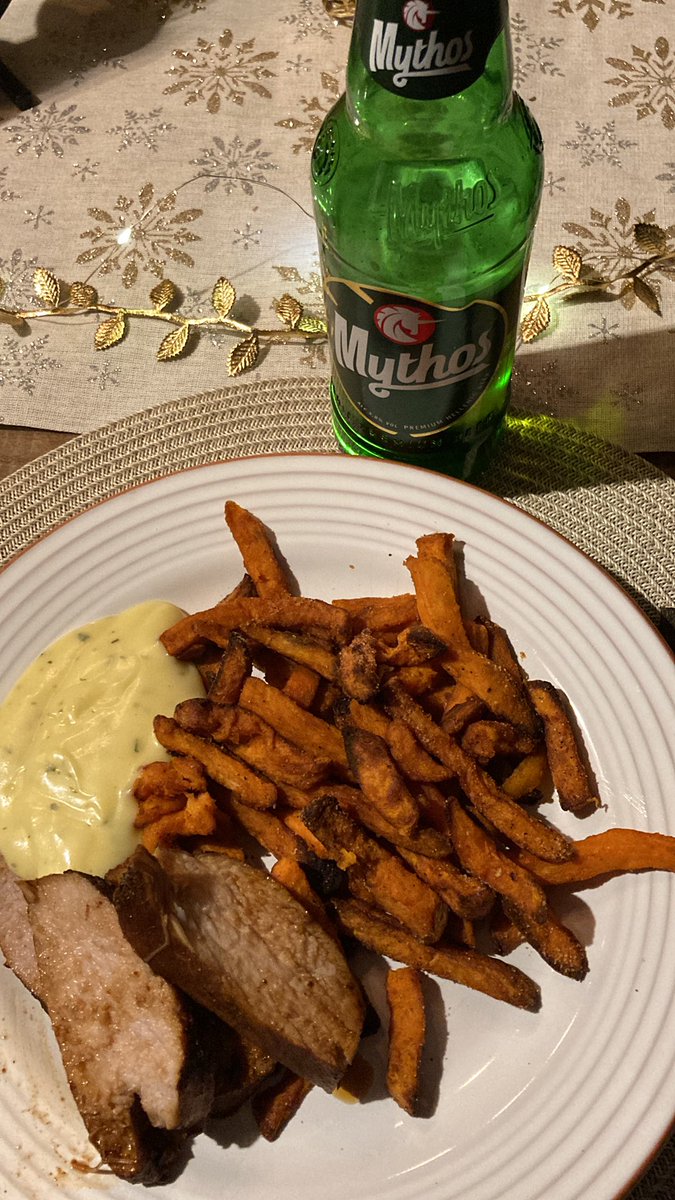 nickristiansens's tweet photo. #Matgate alla greker hyllar gott nytt år @DimmanJr @bbybobcat @BurryVE1 @SMGuld2024 @Soundkills @skandalomsusad @Tapethandlarn @gjolec @RasimReiz @easymedown @Dim127113 @thekarlgent @Gsonbetting @_masen__ https://t.co/J7iFHeNciI