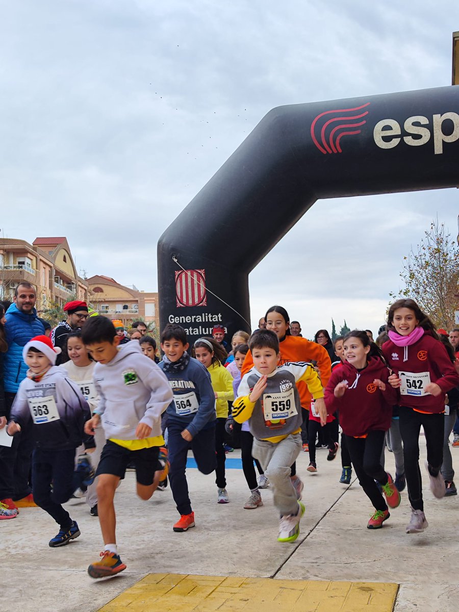 Al blog del Trail Roquetes les fotos de la Sant Silvestre:  trailroquetes.cat