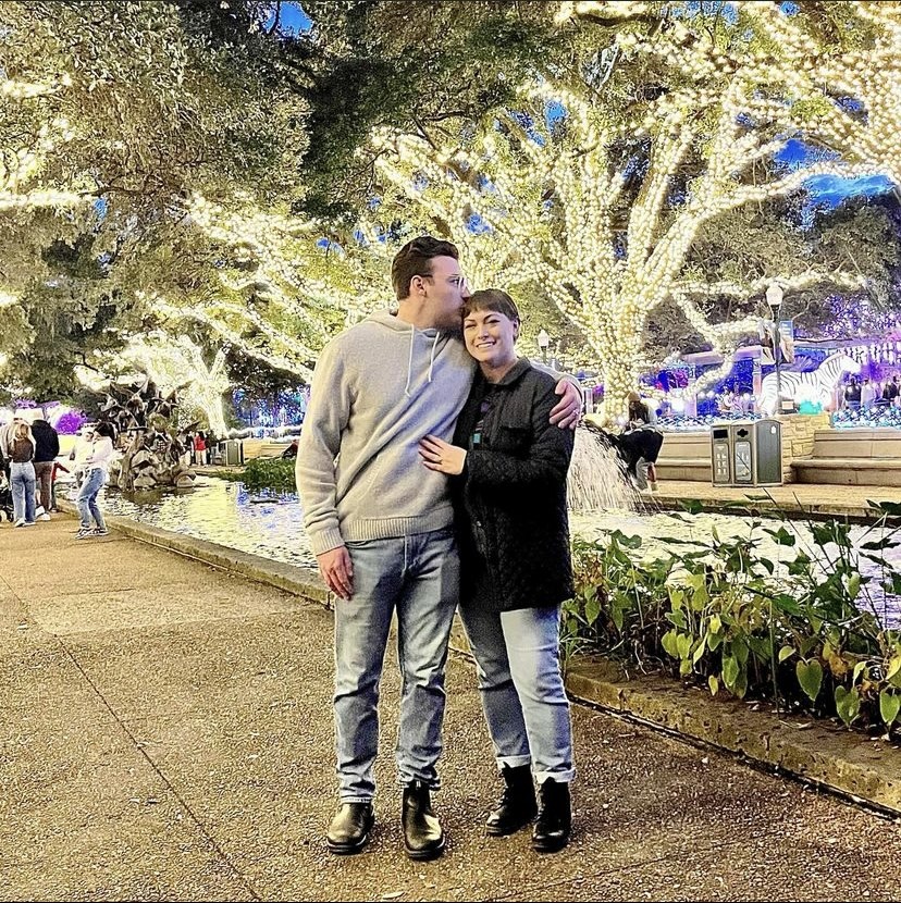 🎊 It's New Year’s Eve and we’re open tonight for @txuenergy presents Zoo Lights! See the dazzling light displays with your loved ones as we close out 2023. Get tickets online: bit.ly/46NZDyp 📸: Chandler D.
