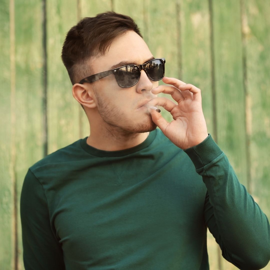Kayacannabisco's tweet photo. A puff a day keeps the stress away! #KayaColorado #relaxation https://t.co/AEkCnkCl6A
