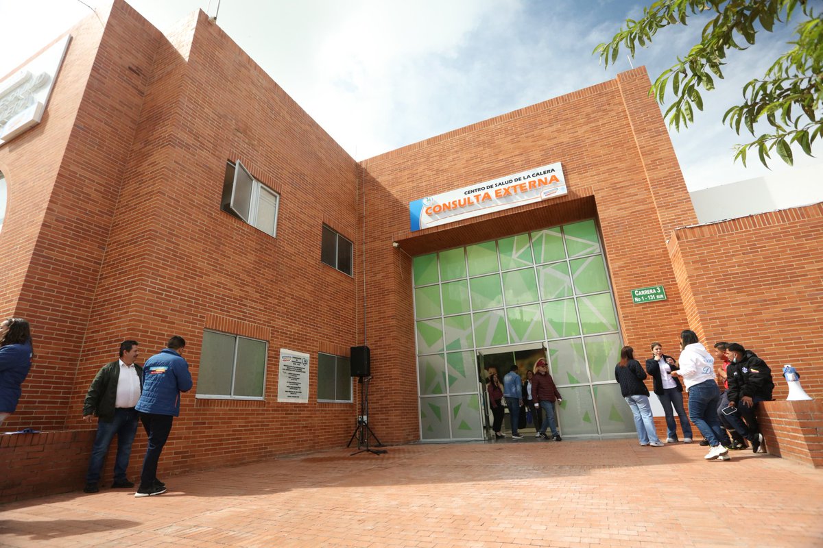 nicolasgarciab's tweet photo. Invertimos 5.700 millones en esta infraestructura que queda 100 % funcional y cuenta con servicios de urgencias, ginecobstetricia, pediatría, medicina interna, nutrición, odontología, psicología, vacunación, imágenes diagnosticas, laboratorio clínico, entre otros. 
Mi agradecimiento al alcalde electo Juan Carlos Hernández, a quien le queda el reto de poner en funcionamiento esta infraestructura y a los diputados Alexander Prieto, @nico14gomez y Fabián Rojas.