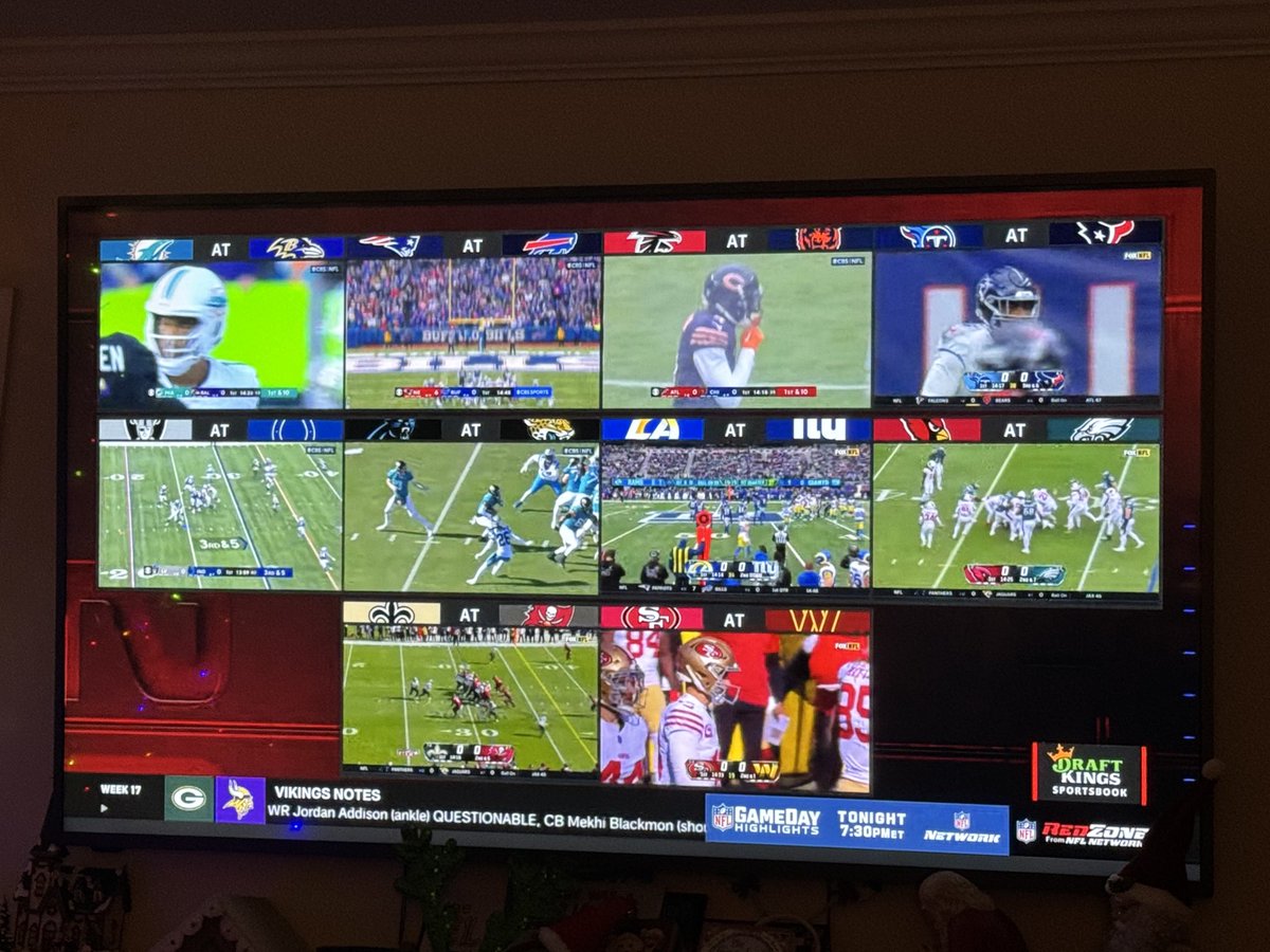 Timothy52's tweet image. Red zone “decabox”
⁦@ScottHanson⁩ #redzone #DecaBox ⁦@NFL⁩