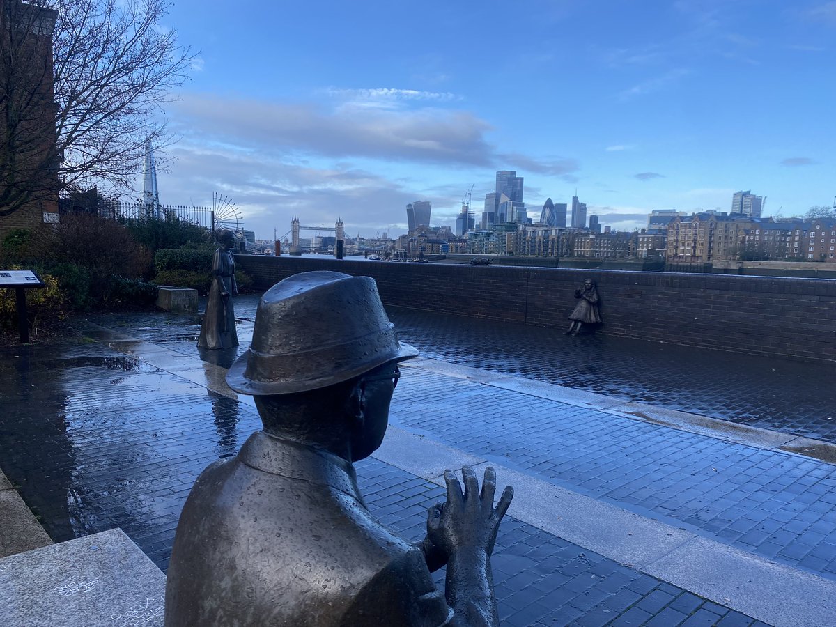 CeliaHeyes's tweet image. Saying goodbye to 2023 with Dr Salter’s Daydream lookup.london/dr-salter-scul… Happy new year.