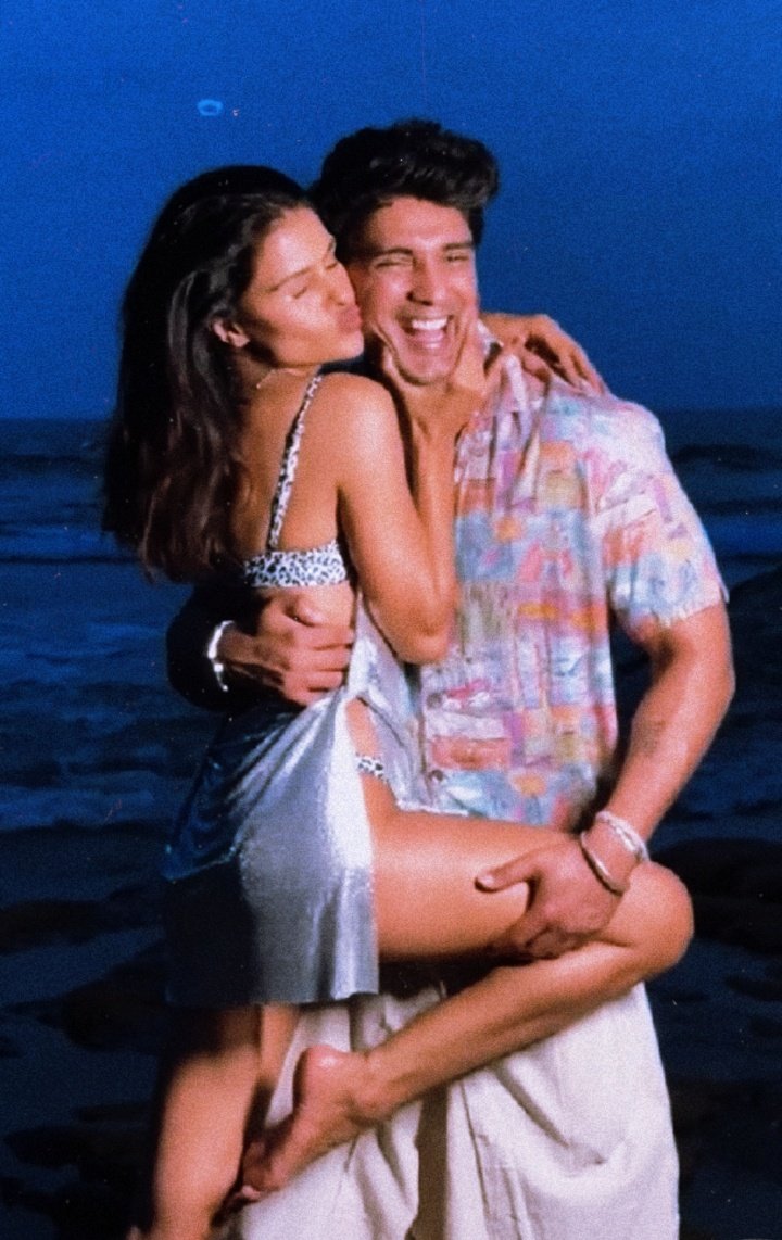 alwayschalantin's tweet photo. OMG OMG OMG GUYSSS WHATTT EVENNNNN WHATTA START OF THIS YEARRRR!!!!

#PriyAnkit <3 https://t.co/NtLXDKXQMh