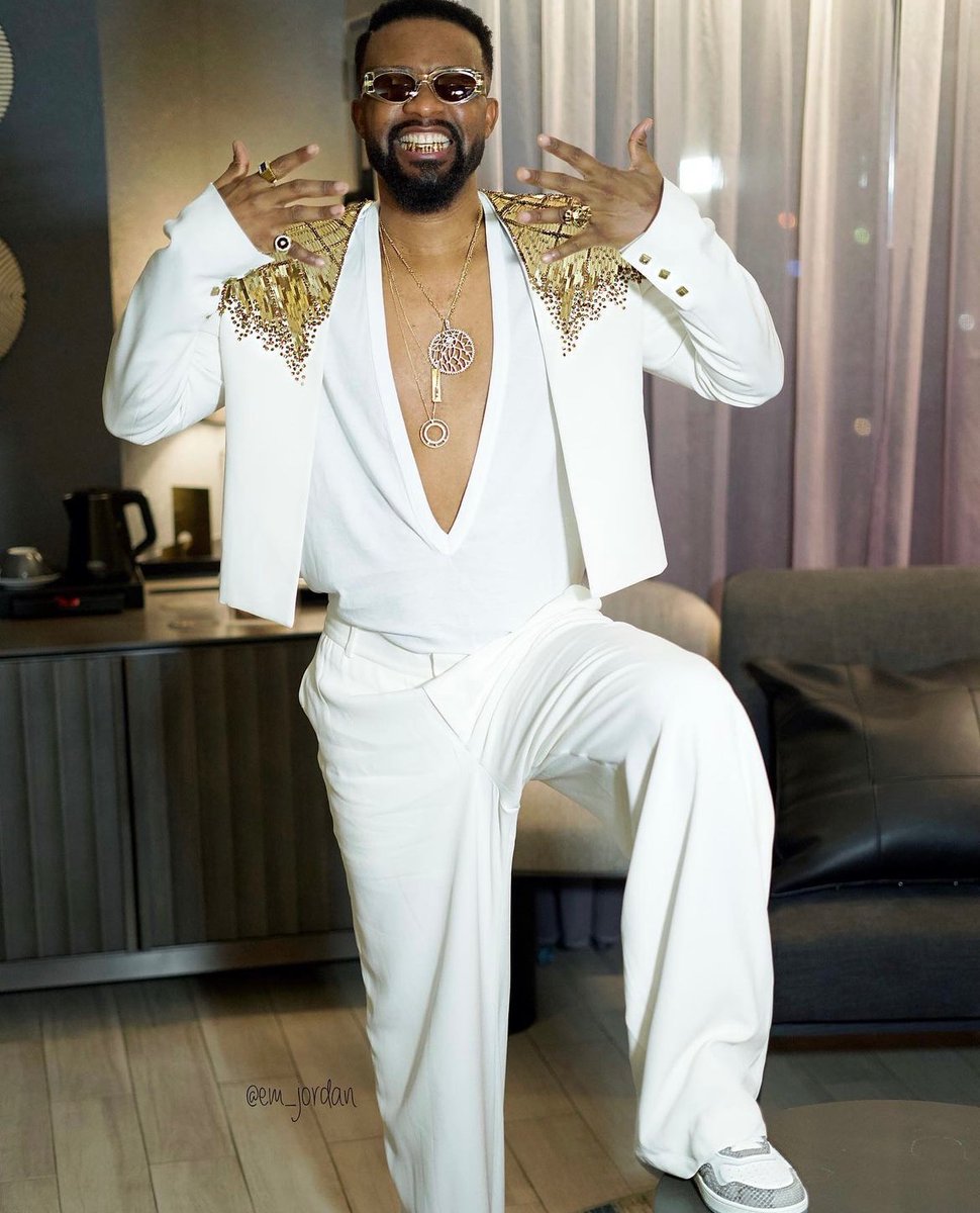 fallyipupa01's tweet photo. 👑🦅🤍 Douala, Cameroun 🇨🇲 ✅🎶 https://t.co/LkLQfHESNJ
