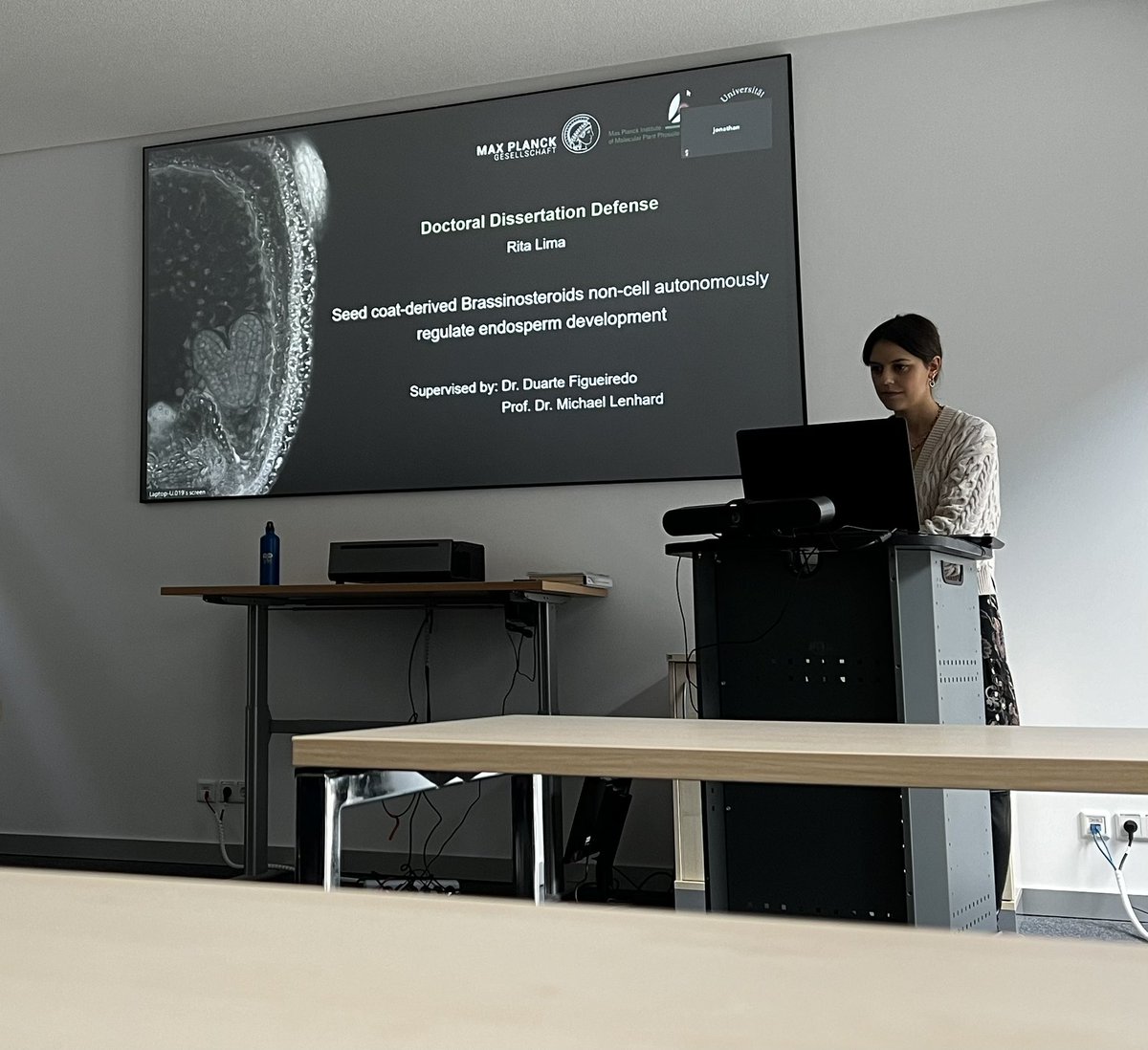 ritalima95's tweet photo. 2023 will always be the year I defended my PhD and became a Dr. 🎓 Excited to see what the next year will bring! https://t.co/RRaKgQtqz5