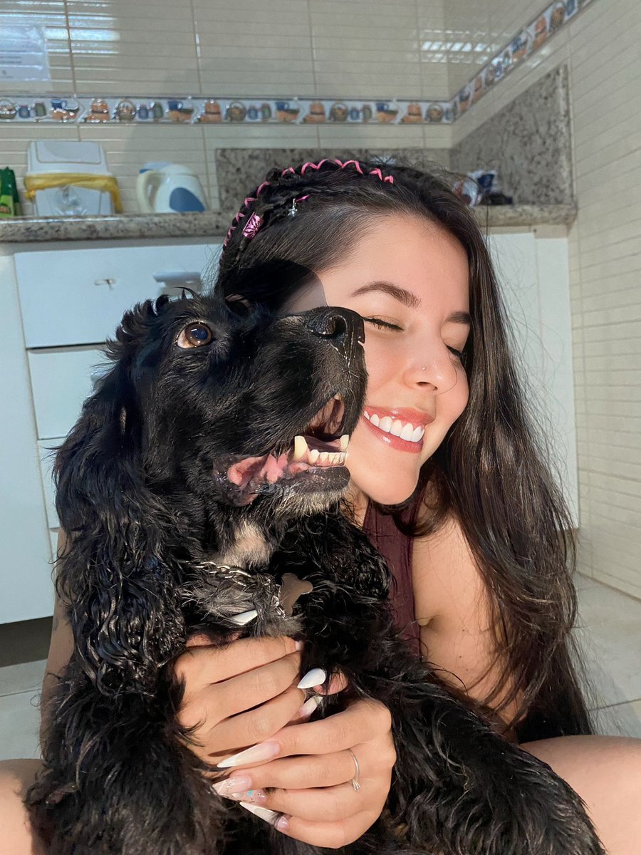 ExpHta's tweet photo. “ela sumiu deve estar me traindo”

literalmente eu passando horas com qualquer cachorro q me da atenção: https://t.co/riWAuFeqIC