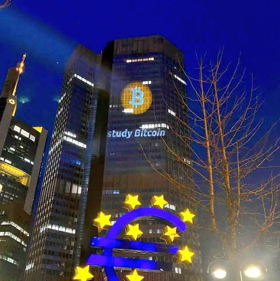 bitcoinlfgo's tweet photo. JUST IN 🚨

#Bitcoin logo projected on the European Central Bank in Frankfurt, Germany. https://t.co/cPj6EQQKlI