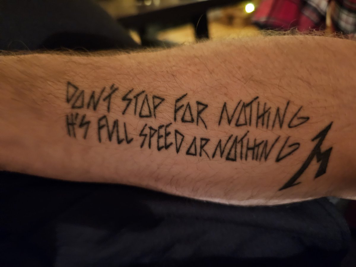 Et_smartere_liv's tweet photo. Blir det mohspit?
1 500 i tips til Taxi-sjåfør?
Synge #Metallica på karaoke?
Hvit presteskjortel og stirre tomt inn i kameraet til pikk jeg tror skal ta bilde (han filma)?
Holde til 07?
✔️ Litta matpakke. Lånt 3k av regningskonto til fru og meg. Beredt! 🚜 💪
#fest #norge https://t.co/cNLnTGw5mB