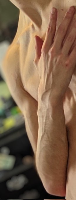 Veins go brrr https://t.co/lnBDBULl6o