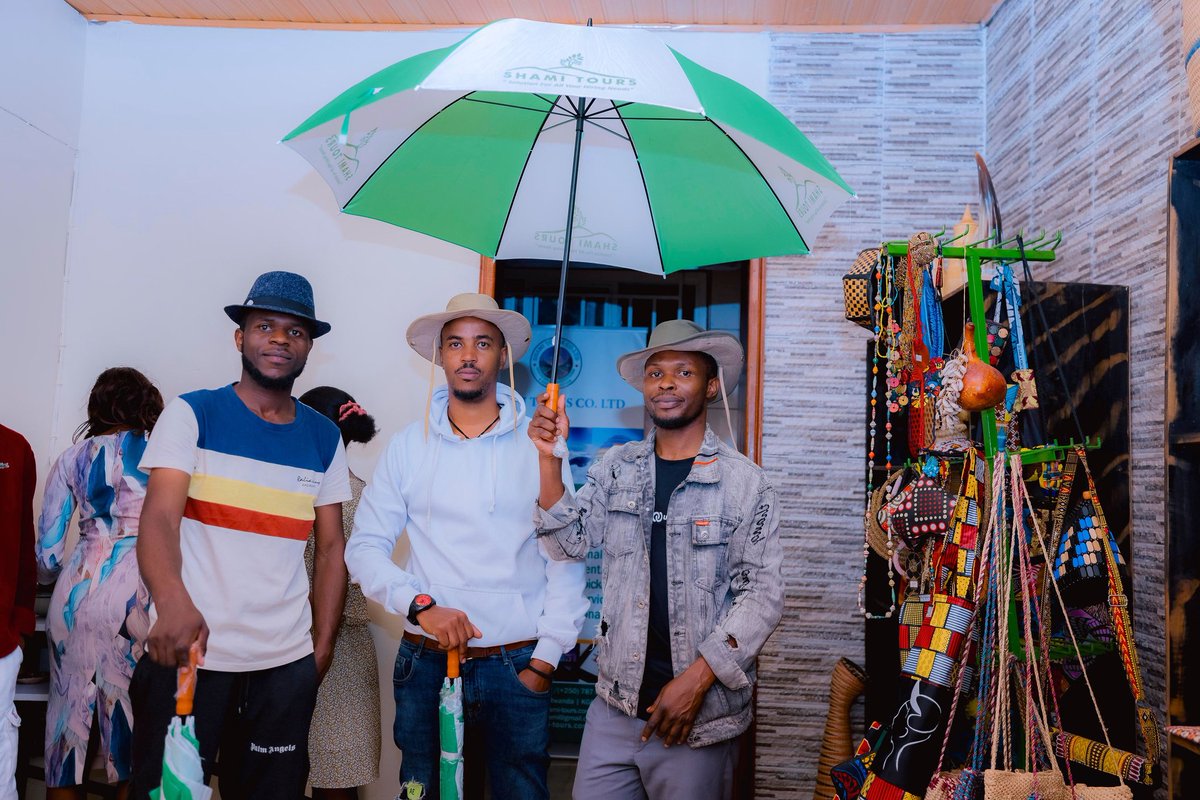 Umurava_'s tweet image. Umurava Team #EndOfYearParty2023: 🎉we reflected on 2023 achievements &amp;amp; challenges while getting ready for the 2024 chapter. Cheers to a Happy New Year! 🥂✨ #NewBeginnings #YearEndReflections