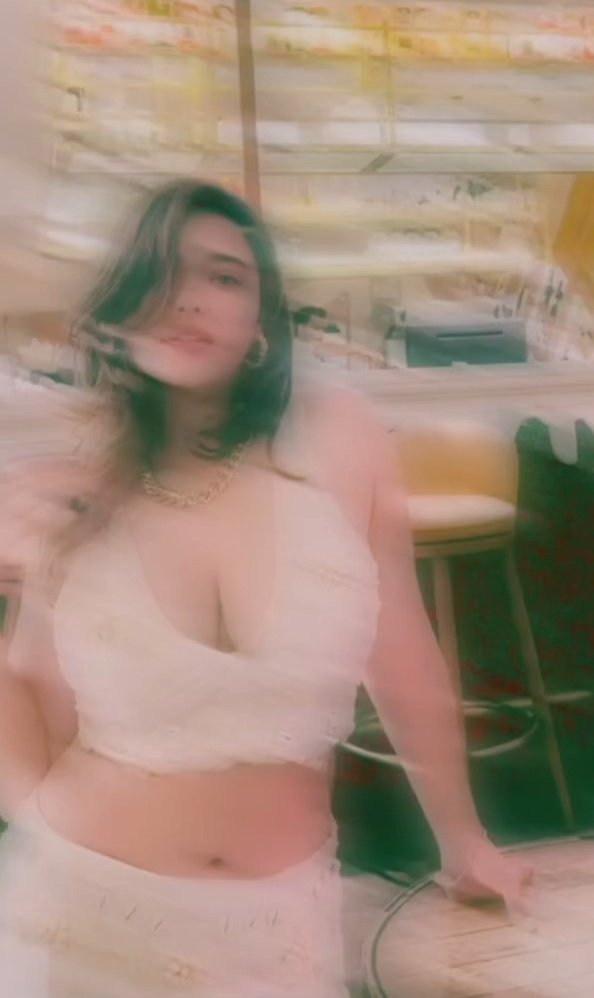 GCsjY1-agAAppEN?format=jpg&name=medium