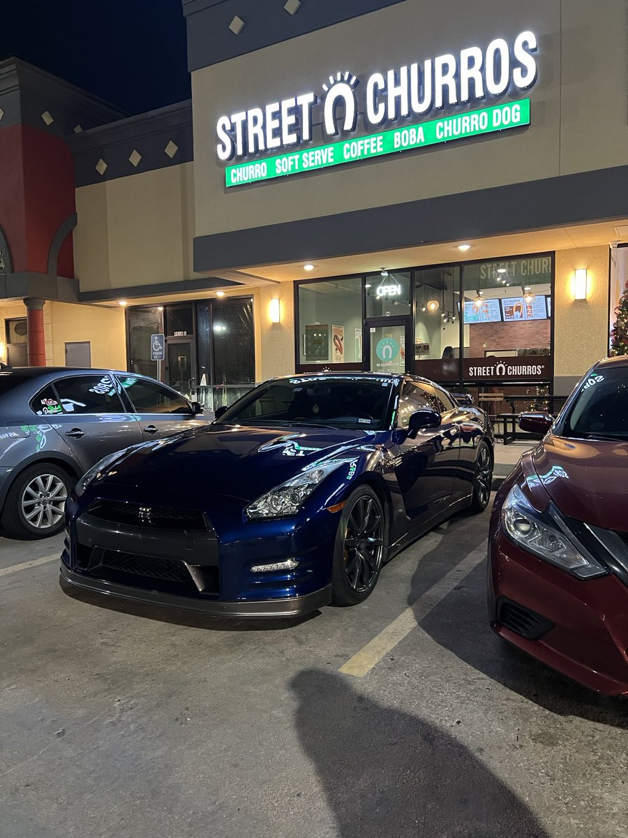 _Posters's tweet image. Everything’s better at night