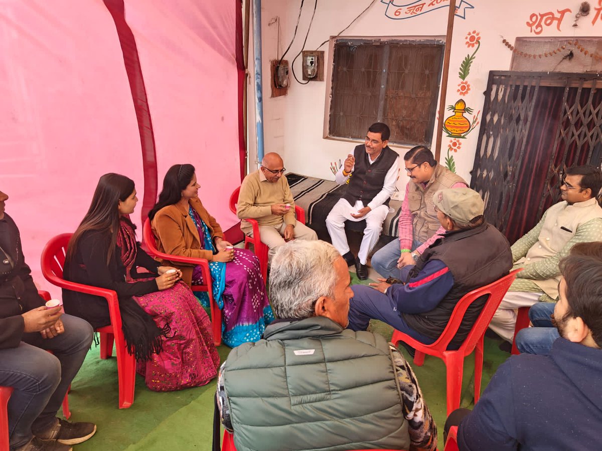 नागौद ब्लॉक कांग्रेस कमेटी अध्यक्ष एवं वरिष्ठ अधिवक्ता श्री रमाकांत मिश्रा गुरुजी  के बड़े भाई के निधन पर उनके निवास पहुंचकर दिवंगत आत्मा को श्रद्धा सुमन अर्पित किया| 💐 साथ ही 
 नागौद विधायक माननीय नागेंद्र सिंह दाऊ साहब से मिलने का सौभाग्य प्राप्त हुआ 🙏