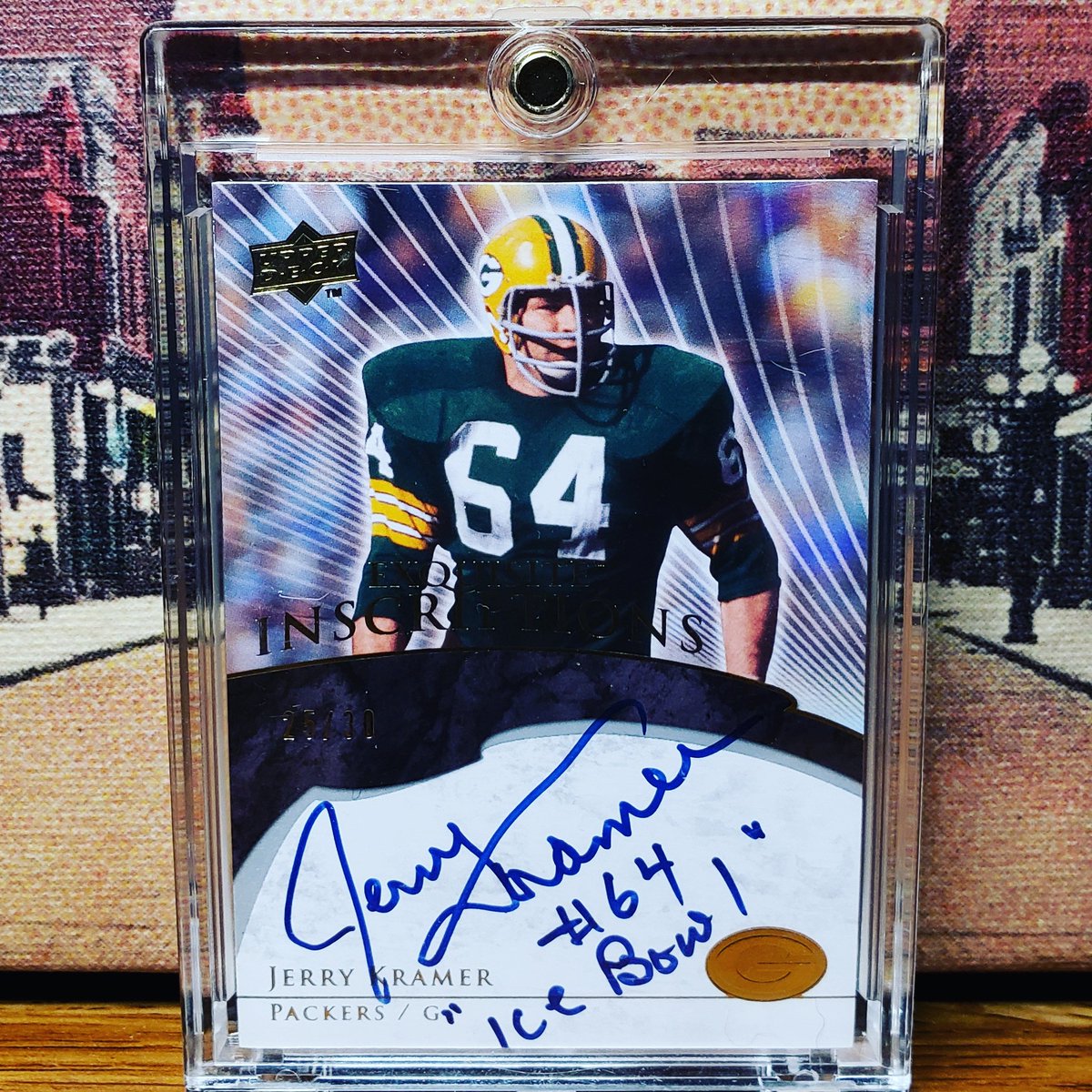 SconnEtradition's tweet photo. On the 56th Anniversary of The Ice Bowl - how about a beautiful Jerry Kramer Ice Bowl inscription auto from Exquisite #25/30. #jerrykramer #icebowl #greenbaypackers #nflchampionship #thehobby https://t.co/klvCv4MBVy