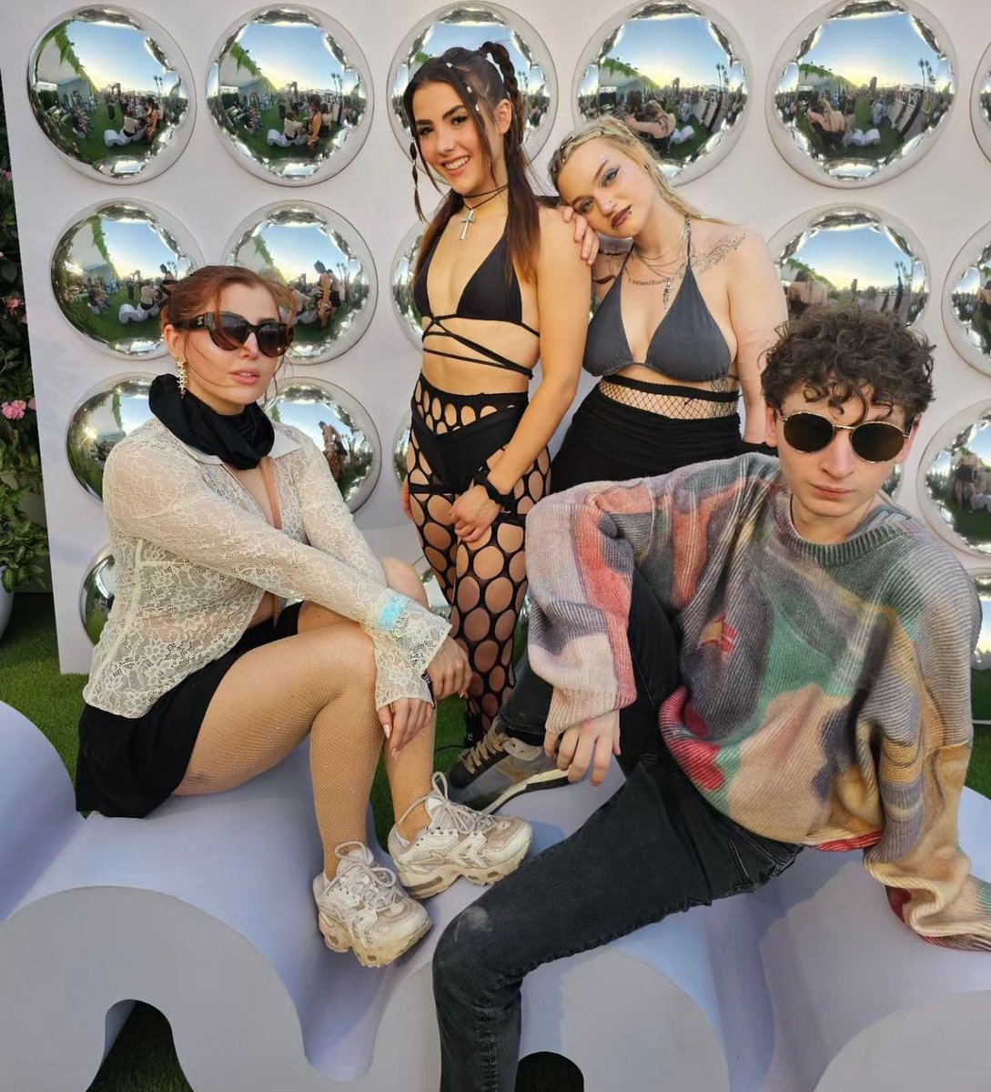 5up, gee, andrea and niki! 😎🩵