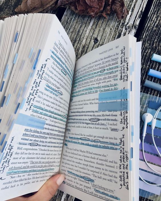 softsbeer's tweet photo. — livros lidos em 2024; a thread   

❝ Queremos livros que nos afetem como um desastre. Um livro deve ser como um machado diante de um mar congelado em nós. ❞                                
                                     — Franz Kafka https://t.co/M6DiDnvGJz