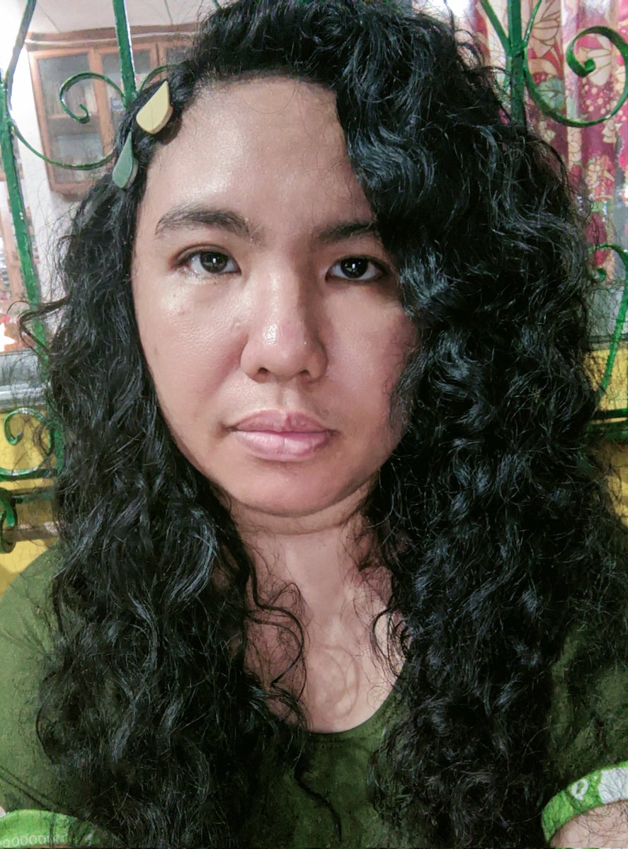 leileix2's tweet photo. stares at you https://t.co/Lu62nV1cx2
