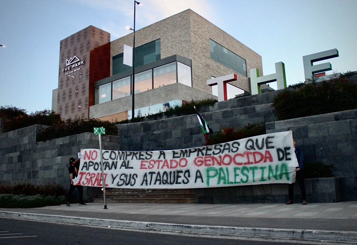 Cerramos el año manifestando, de nueva cuenta, nuestro apoyo desde San Luis Potosí al pueblo de Palestina y nuestra adhesión al Movimiento Boicot, Desinversión y Sanciones (BDS) a Israel. 

Palestina vencerá a la bestia parda sionista 🇵🇸❤️🇲🇽