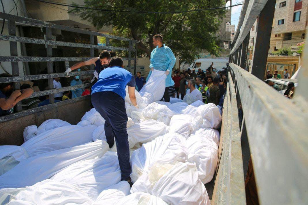 🚨Tragic human losses as Israeli airstrikes hit central Gaza, leaving over 25 Palestinians killed.