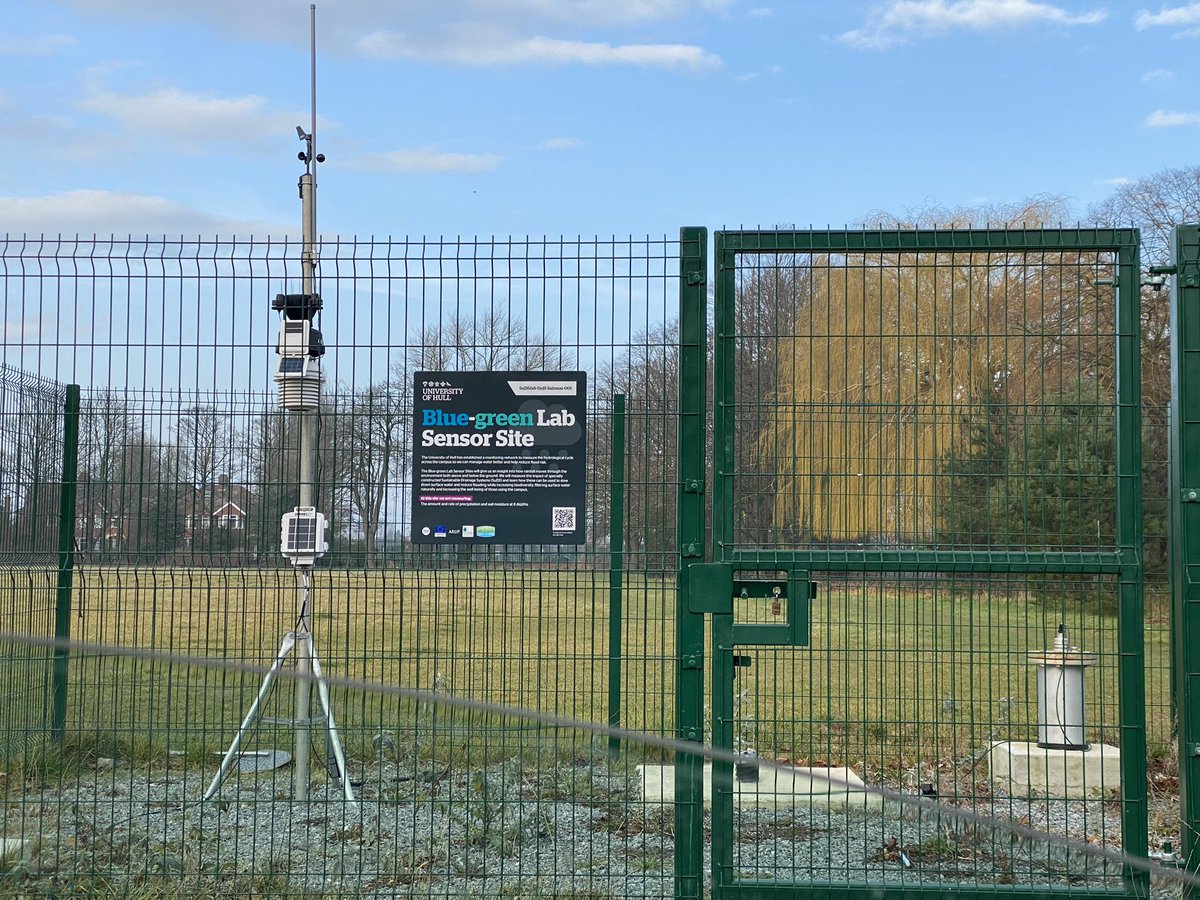 StuartMcLelland's tweet photo. It's been >36% wetter than average this year in Hull. The @metoffice data for 1991-2020 shows average rainfall for #Hull is 693.45mm. This year @EEIatHull #SuDSLab has measured 947.2mm of rain https://t.co/1QMUtr66pD