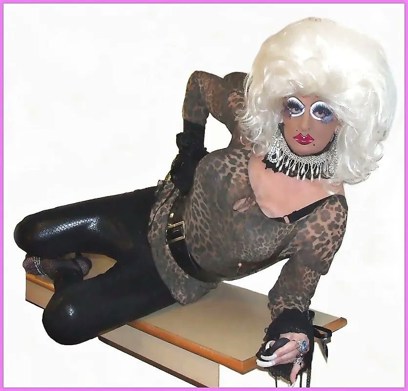 TonyLashes's tweet photo. Transvestite lady Tina Devaux https://t.co/kaOuvkPmNs