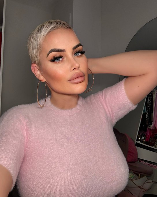 God got me. 🙏🏻  Happy New Year&rsquo;s Eve everyone!! 🎉 https://t.co/Pk9gM3B6Uf