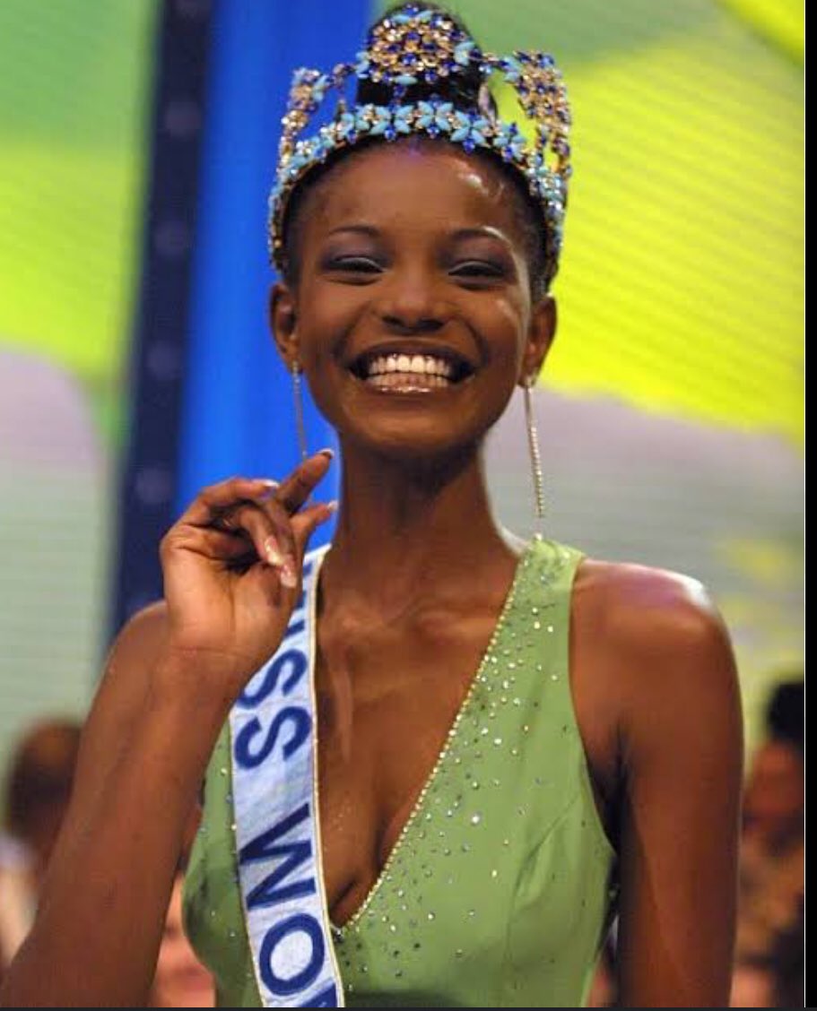 boyconcern's tweet image. #KenyaVsNigeria
A rare photo of most beautiful girl in Kenya

vs 

the most beautiful girl in the Nigeria and the world at large.