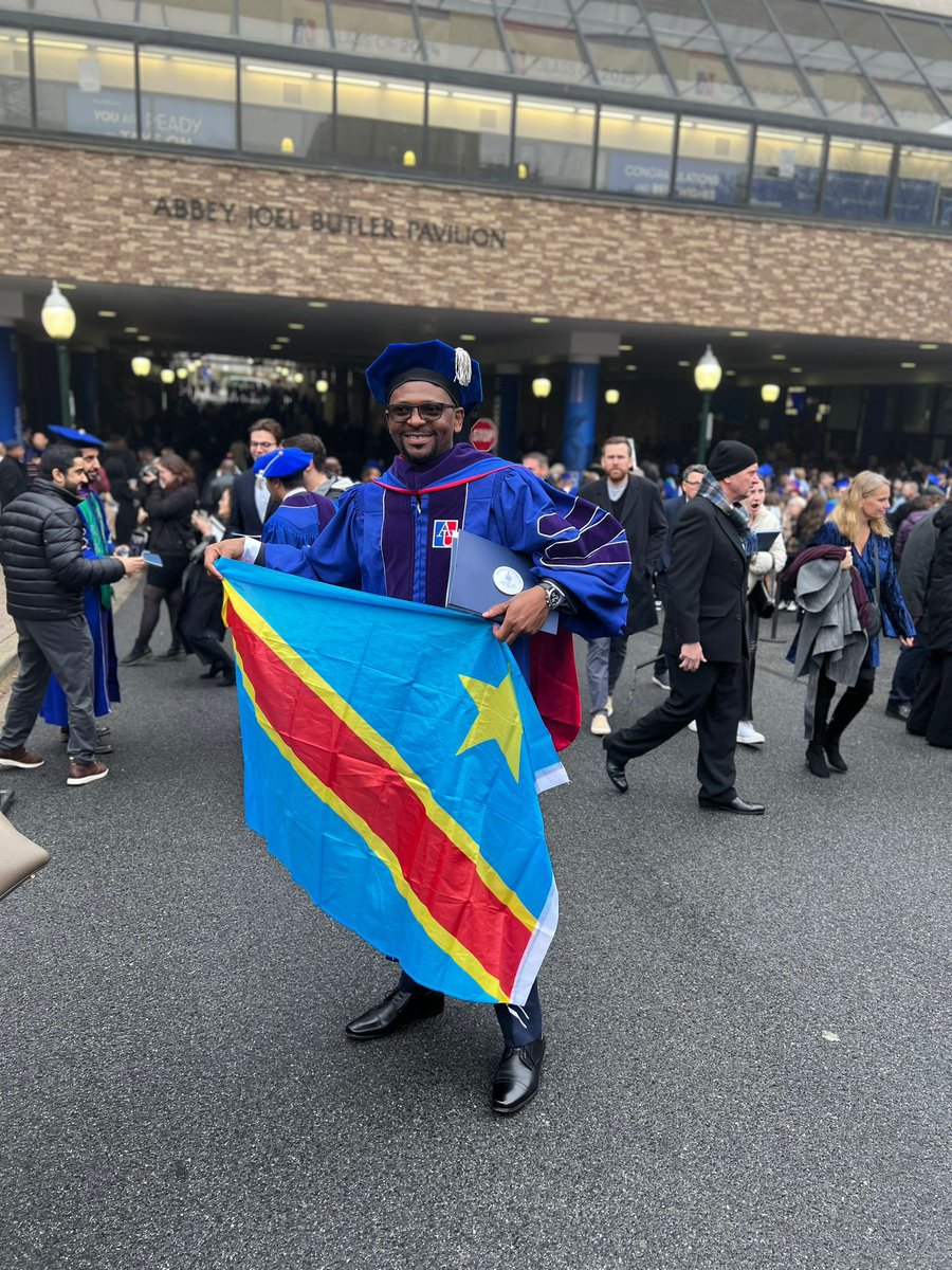 MosoloGerard's tweet photo. 2023 s’achève avec un diplôme de Master of Laws à #AmericanUniverity @AUWCL. Merci à Dieu et à tous ceux qui m’ont soutenu🙏🏽. J’embrasse l’avenir, et particulièrement la nouvelle année 2024, avec bravoure et résilience. 

Bonne Année 2024 à TOUS 🎆🎊 https://t.co/caEWzeQys5
