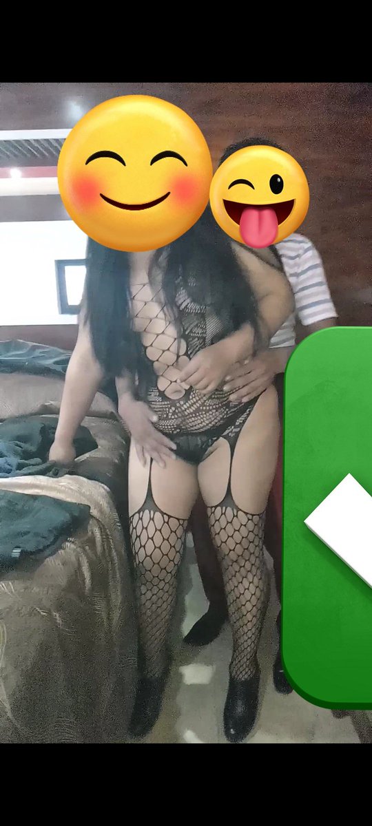 Con un gran single, de esos q saben su papel y conocedor del ambiente, esperamos conocer parejas reales y singles, abra quien quiera pasar el año nuevo en trio o intercambio? Quienes pueden el lunes para empezar el año compartiendo placer, somos laura y cristian