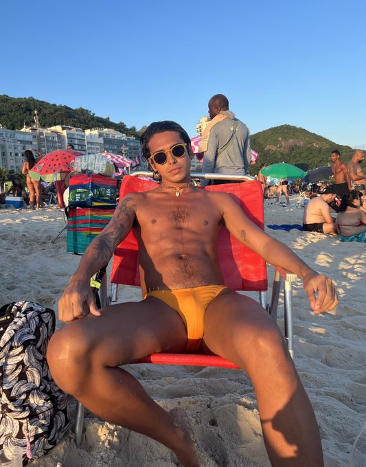 ver&atilde;o carioca 🇧🇷🇧🇷🇧🇷 https://t.co/S9rajaHhgF