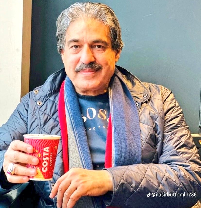 nasirbuttuk's tweet photo. ناصر محمود بٹ کی طرف سے اہل پاکستان کو نیا سال مبارک !!!! https://t.co/ef5Wlztpax