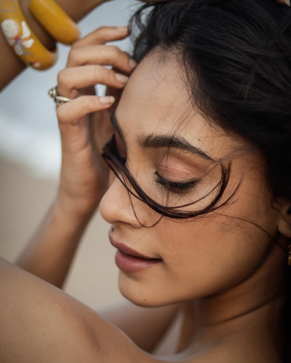 AnuKreethy Vas (@anukreethy_vas) on Twitter photo Last post of the year at the last minute of 2023 ❤️
.
Thank you 2023 you were wonderful😌
.
Clicked by <a href="/Kilaruness/">Meher Kilaru</a> 📸
:
.
Can’t wait to see what 2024 has in store ❤️
.
.
#2023 #anukreethyvas #kollywood #kollywoodcinema #kollywoodactress #tollywoodactress #tollywood #fyp Last post of the year at the last minute of 2023 ❤️
.
Thank you 2023 you were wonderful😌
.
Clicked by <a href="/Kilaruness/">Meher Kilaru</a> 📸
:
.
Can’t wait to see what 2024 has in store ❤️
.
.
#2023 #anukreethyvas #kollywood #kollywoodcinema #kollywoodactress #tollywoodactress #tollywood #fyp