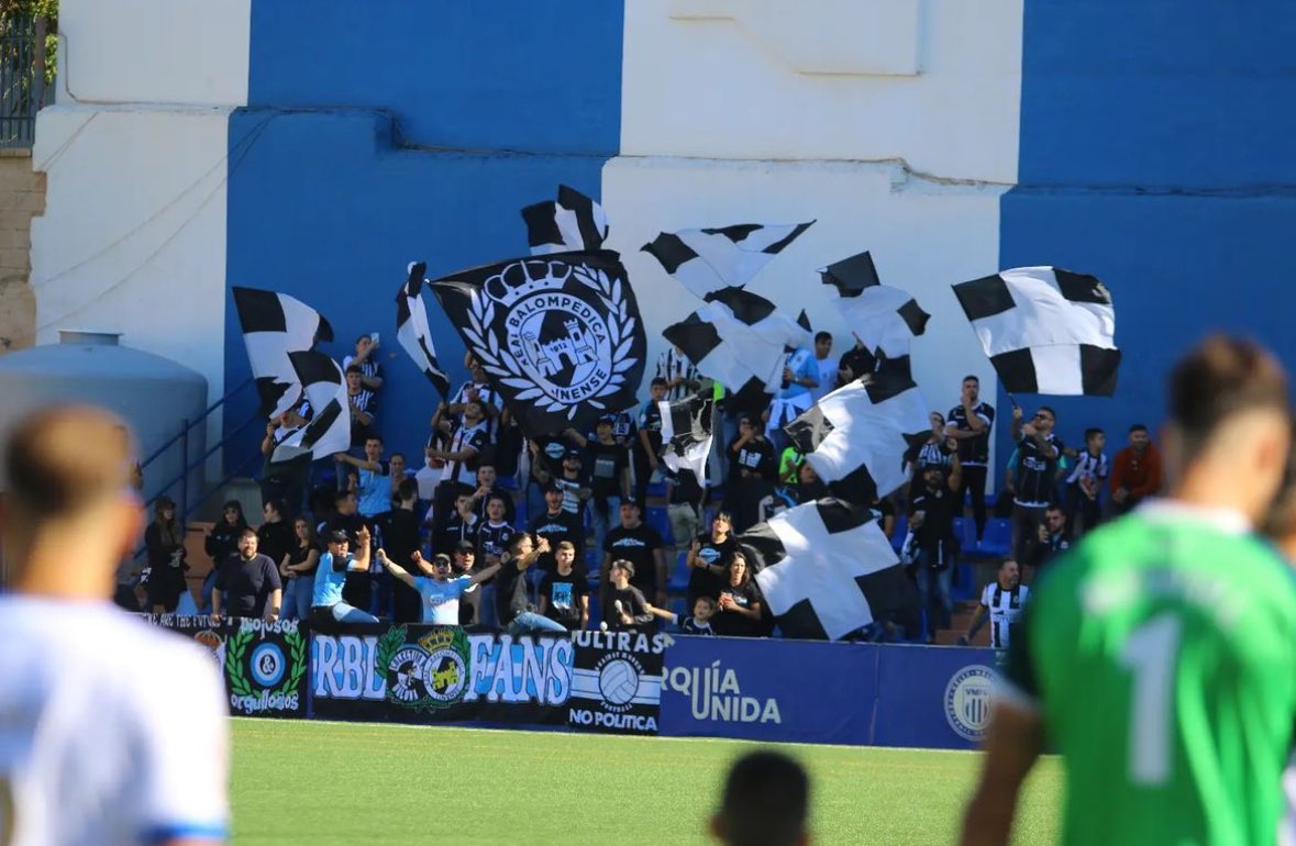 Te veré ganar.
Te veré perder.
Te veré ascender.
Te veré descender.
Pero siempre, siempre.
Te veré.

Este año y tras un descenso de categoría habéis vuelto a demostrar que sois la mejor afición del mundo, confiamos y esperamos que en este 2024 podamos brindaros muchas alegrías,