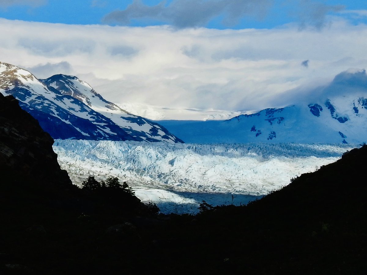 koolshark2's tweet photo. Glacier Grey, the reason for wanting to visit: seen on the first 2 days of our #wtrek. So much beauty 🏔️🦩 🌊🦙🧊every which way we looked 😍 #landscape #torresdelpaine #chile #puertonatales #patagonia #patagonianchile https://t.co/EJtGoT19dC