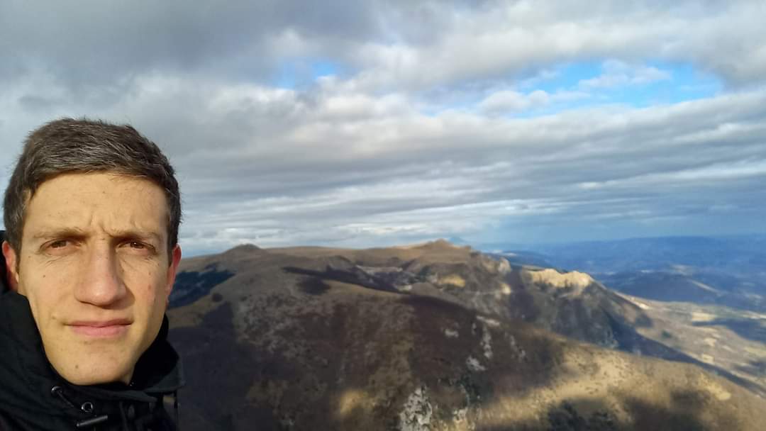 Ho salutato il 2023 vagando tra le altezze montane, la cui silente prospettiva mi ha dato tanto anche quest'anno.

#BuonAnno #BuonAnnoNuovo #Buon2024 #Capodanno2024