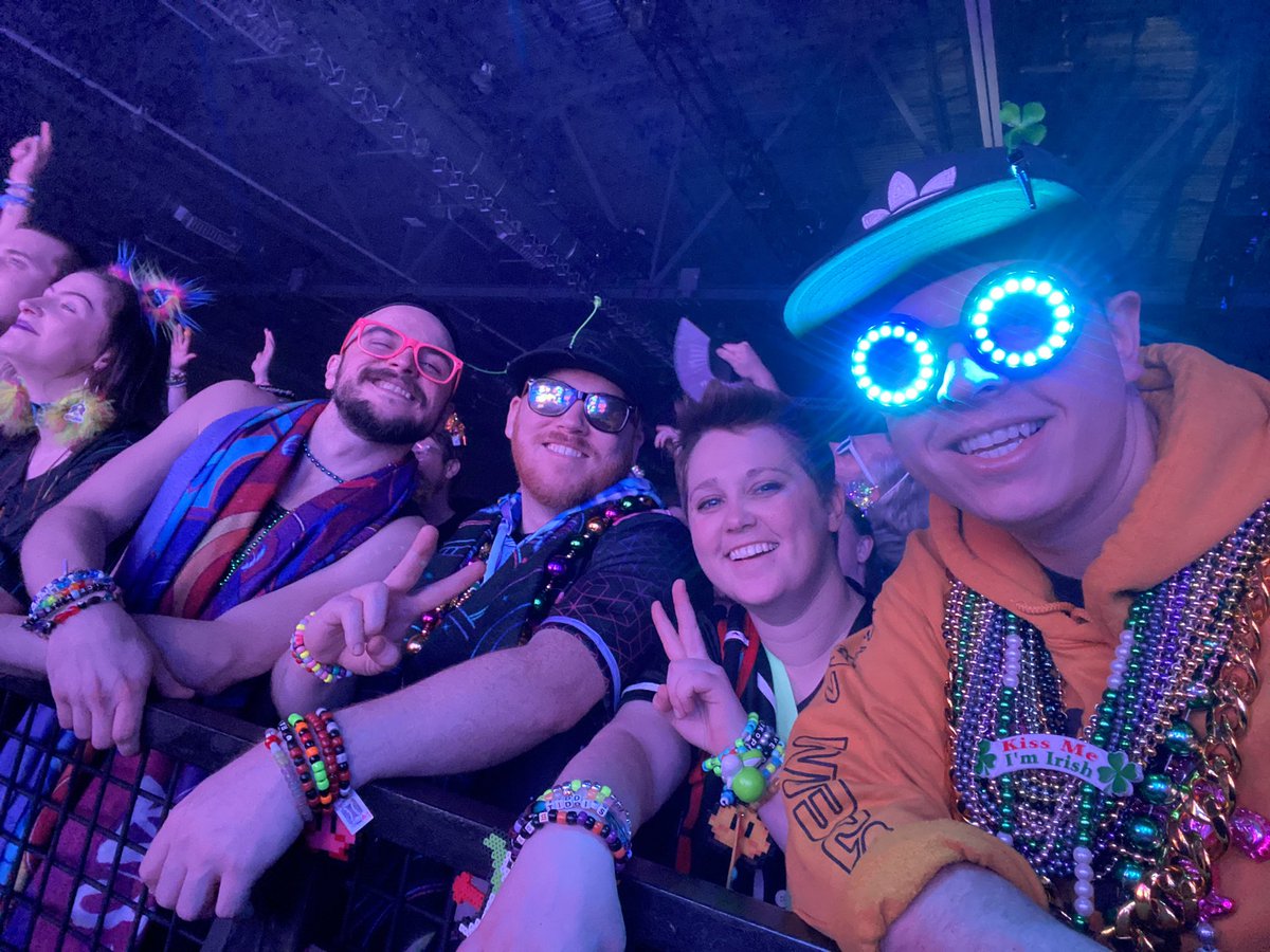 Corbeano2's tweet photo. The crew secured a spot front and center for day 2 of Moonlight Masquerade in Portland!
Such an amazing experience. Ahee, Opiuo, and LSDREAM were my favorite performances of the evening 💕 https://t.co/RioXC63aTl