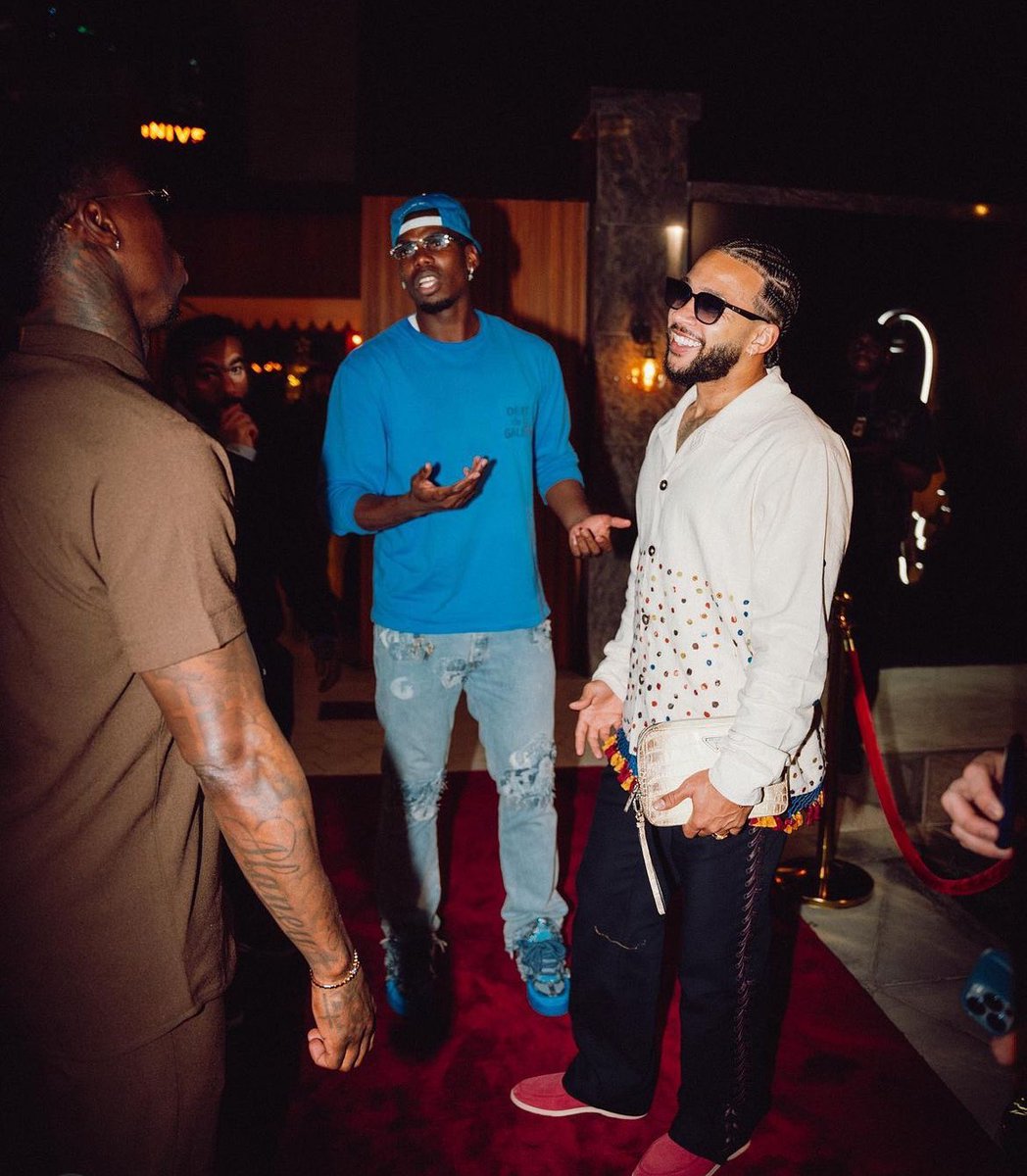 TheMemphisEra's tweet photo. EVEN MORE MEMPHIS MEDIAAAAA!
“In Highs And Lows. Ima Real life Brother, F*ck a fake friend 😘”
#2023throwbacks https://t.co/FHCqn0Dm2w