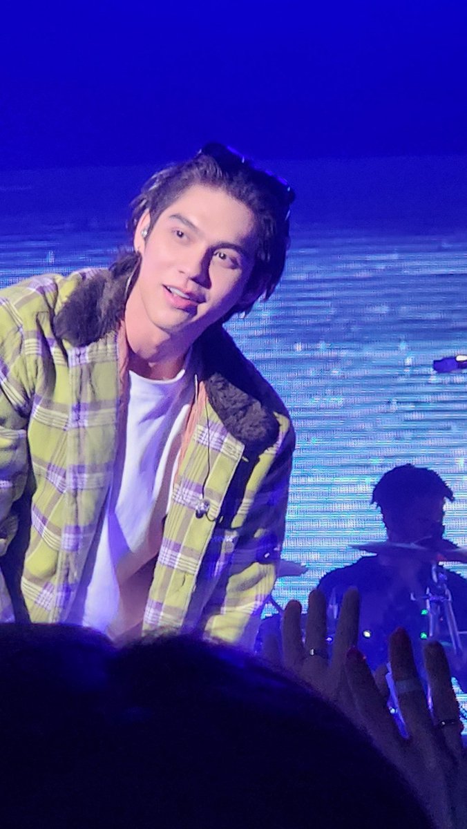 owl18's tweet photo. やっぱりわたしは
ライブが好き

それにしても
どうして今日 
仕事することにしちゃったんだろう…

#BrightCountdown2324inJP https://t.co/aLWlAzCCs8