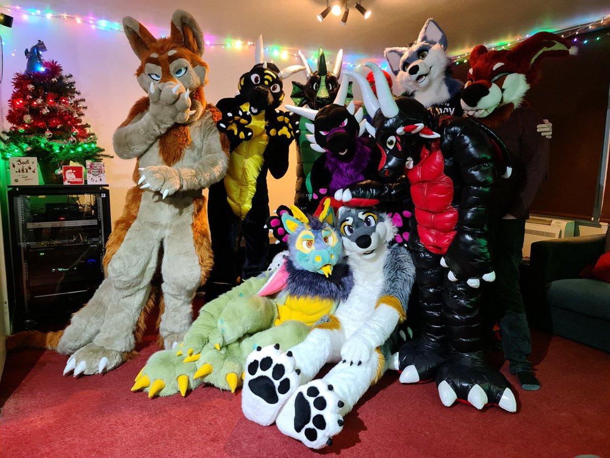 statiksam's tweet photo. Happy new year!
Photo: @BezelFolf https://t.co/fHrOlQ0DeT
