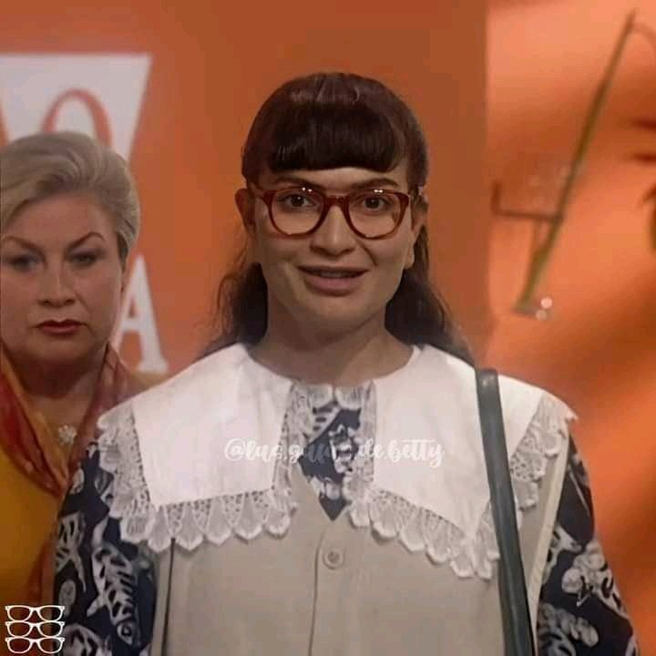 BUTERA5HAWNLJ's tweet photo. Por un 2024 con un glow up como el de Betty 🥂 https://t.co/Xrd0AjcjG4