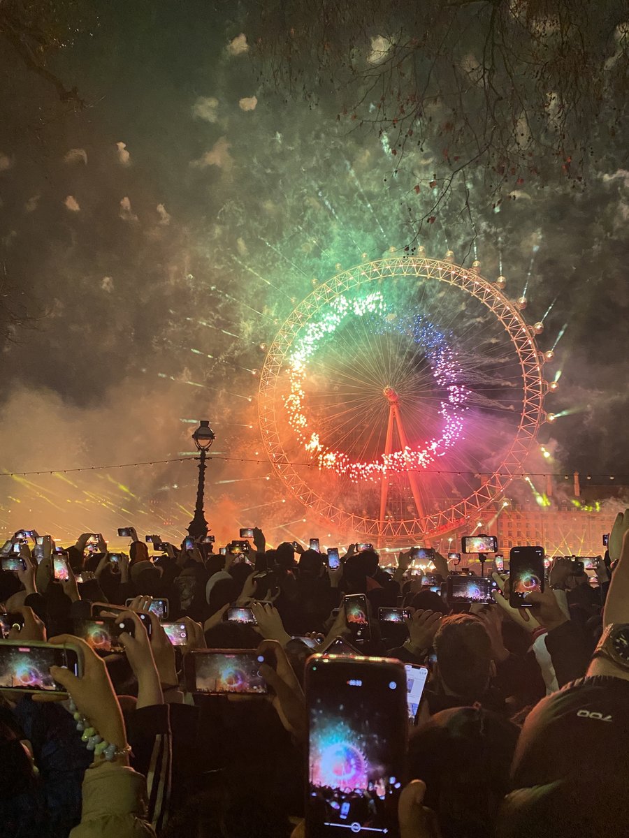 umbrawolves's tweet image. 2024 Happy new year🥰