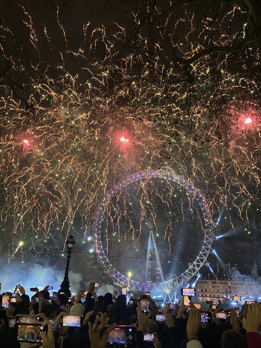 umbrawolves's tweet image. 2024 Happy new year🥰